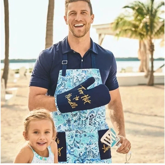 Lilly Pulitzer Blue High Tide Grilling Set - Picture 1 of 4